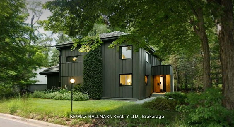 26 Lakeshore Road W