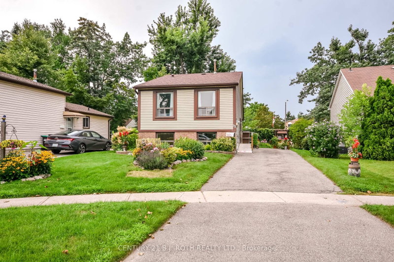 53 Mowat Crescent