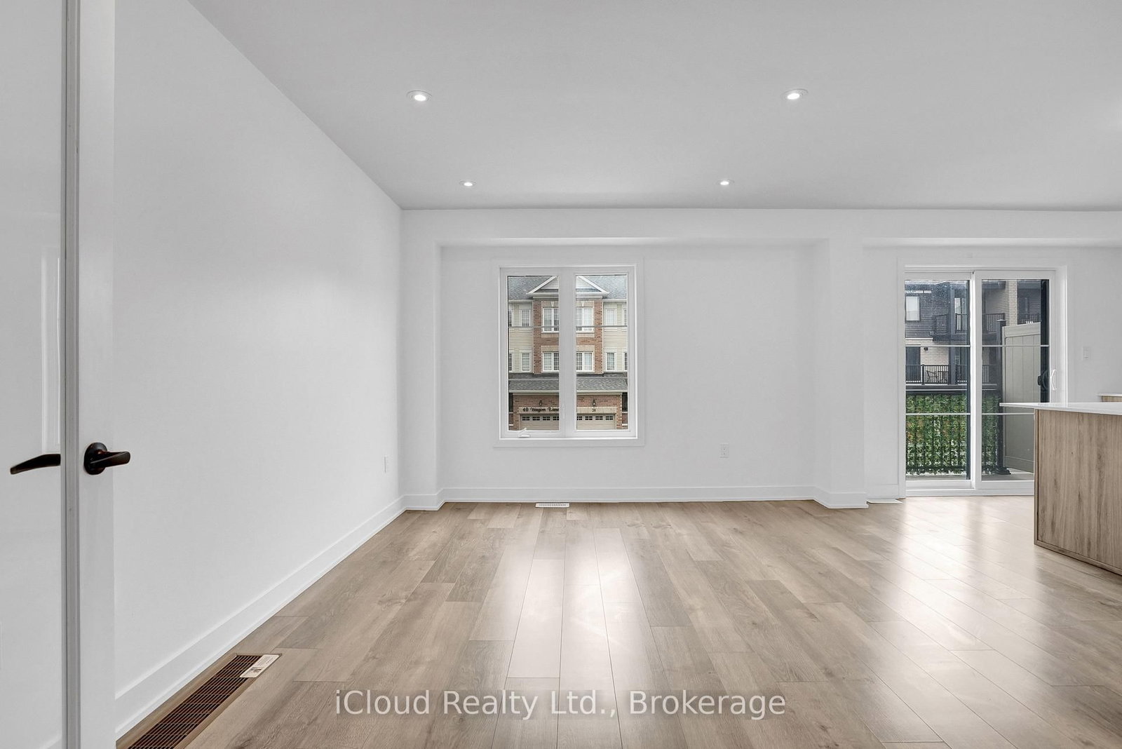 35 Wagon Lane • Barrie, ON photo 8