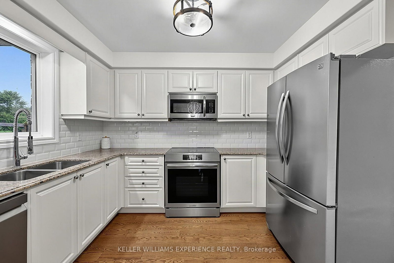 30 Nash Avenue • Springwater, ON photo 9