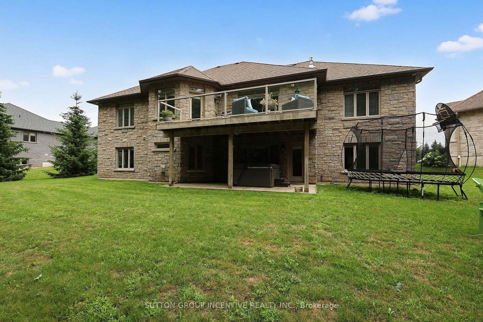 18 Lloyd Cook Drive W • Springwater, ON photo 7