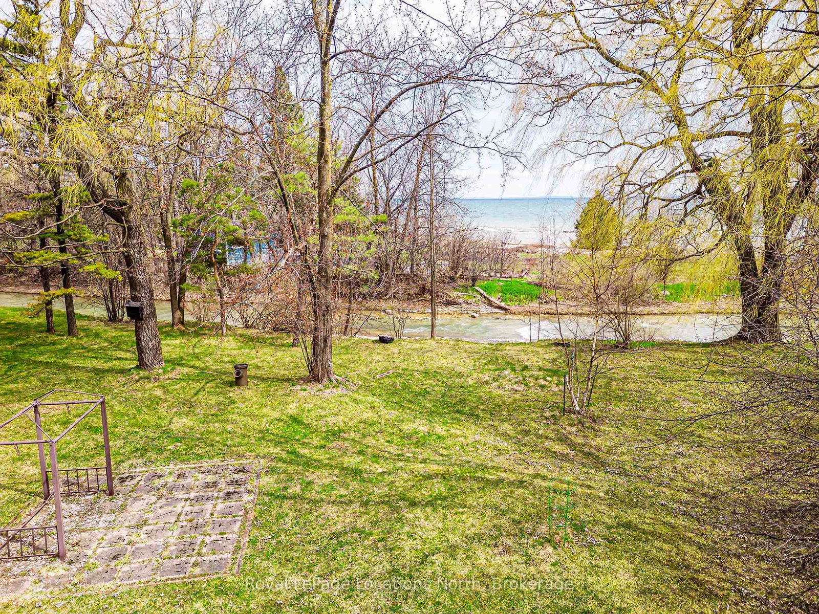 21 Eva Crescent • Collingwood, ON photo 3