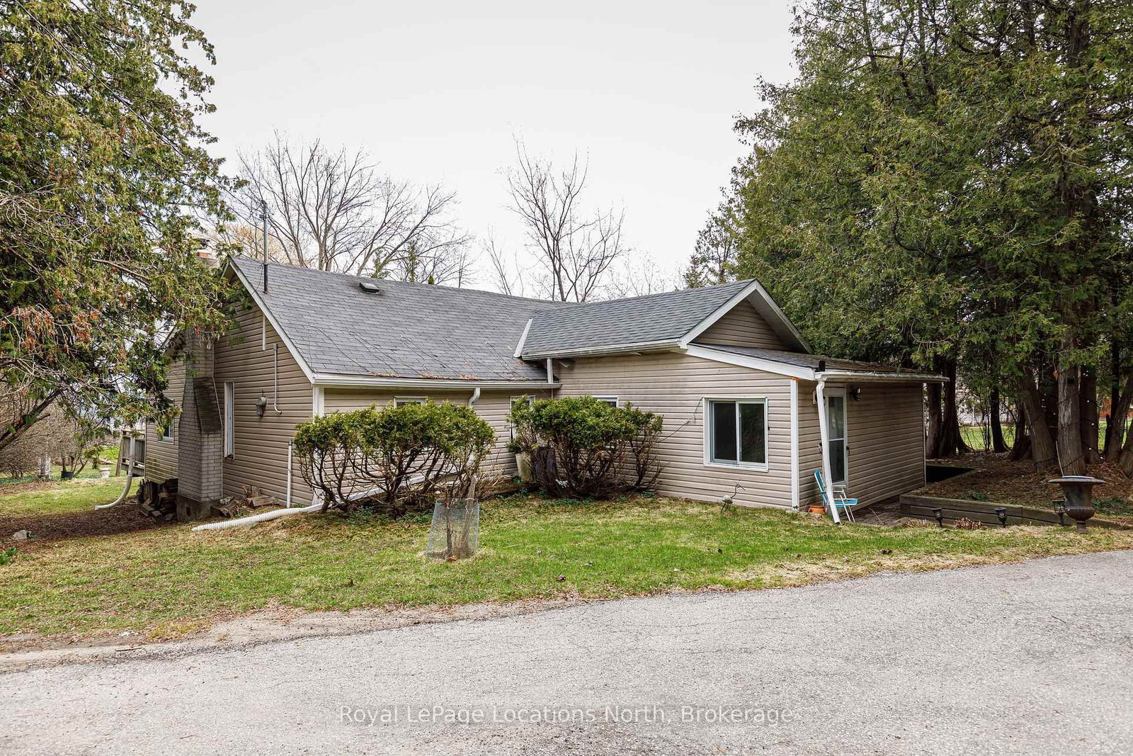 21 Eva Crescent • Collingwood, ON photo 6