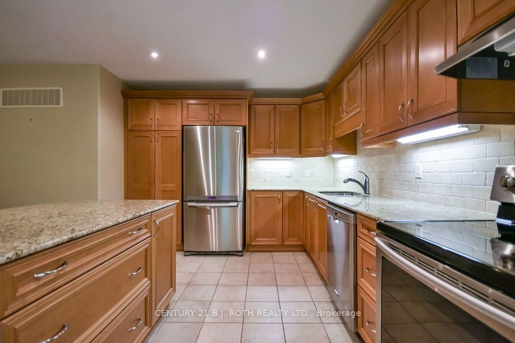 318 LITTLE Avenue • #27 • Barrie, ON photo 12