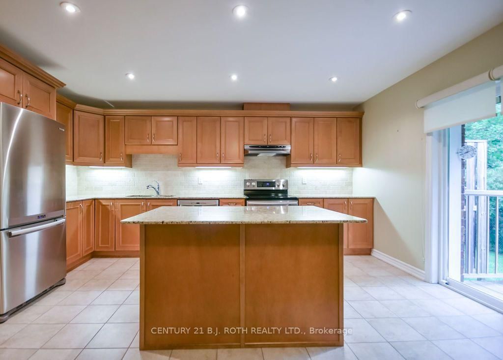 318 LITTLE Avenue • #27 • Barrie, ON photo 14