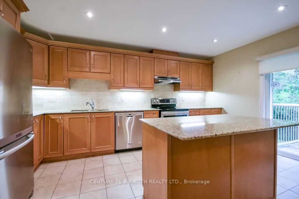 318 LITTLE Avenue • #27 • Barrie, ON photo 15