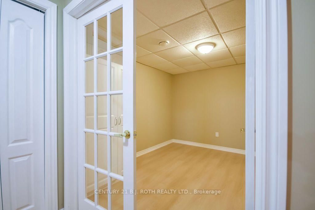 318 LITTLE Avenue • #27 • Barrie, ON photo 29