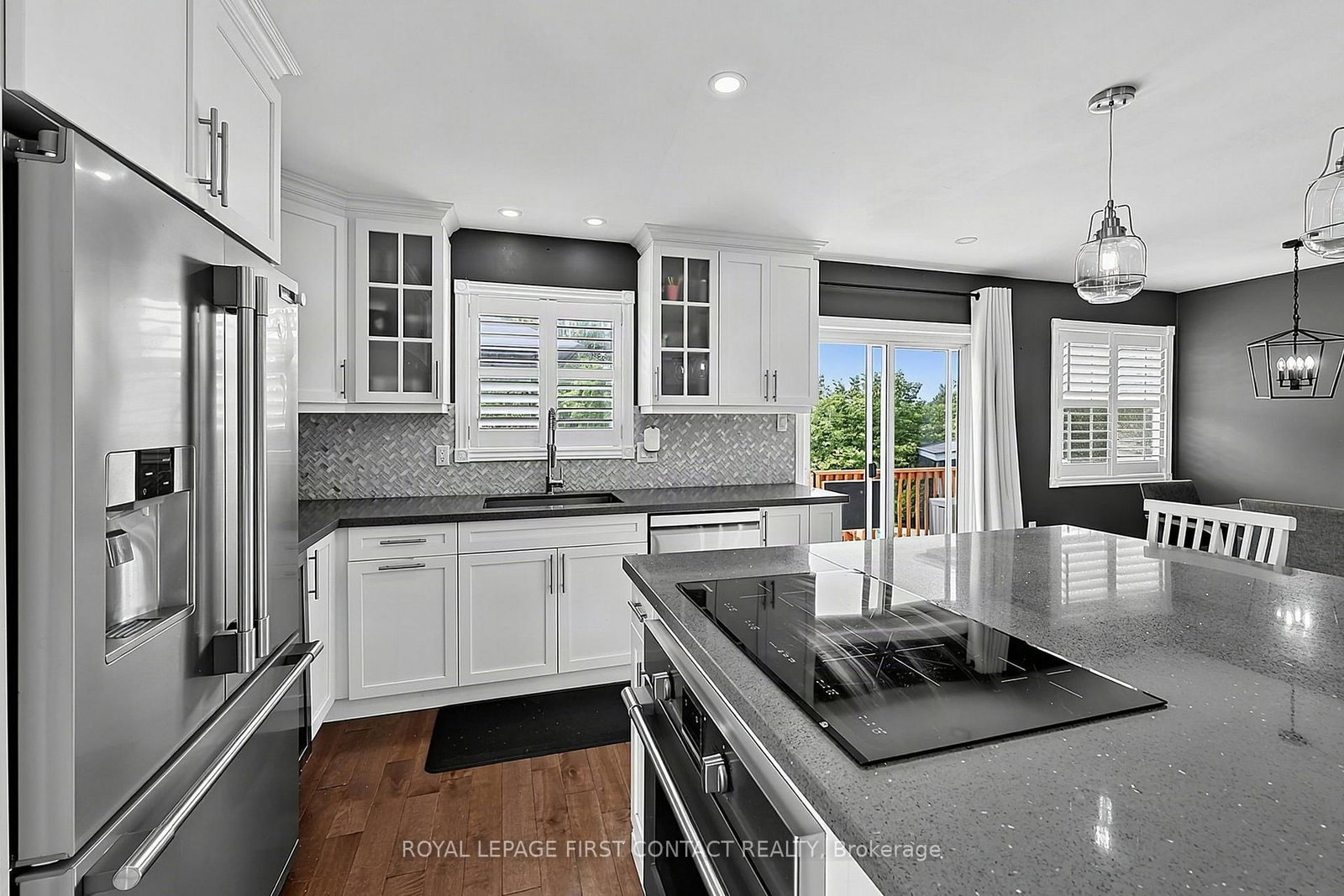 14 HUNTER Court • Springwater, ON photo 12