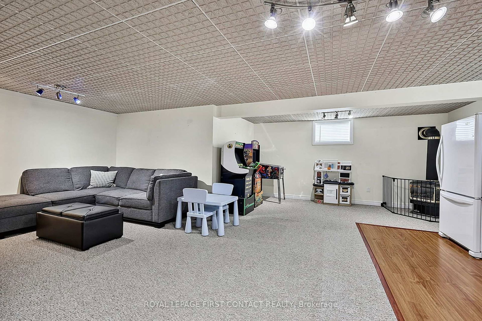 14 HUNTER Court • Springwater, ON photo 20