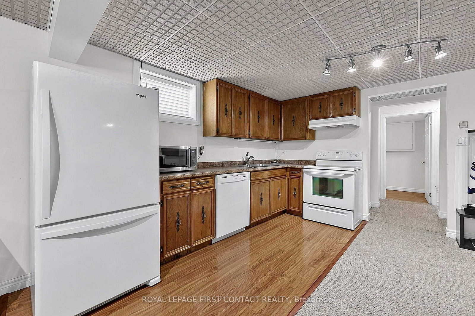 14 HUNTER Court • Springwater, ON photo 21