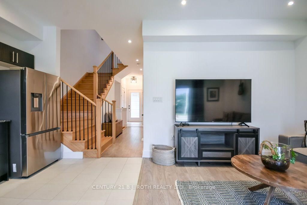 35 Pumpkin Corner Crescent • Barrie, ON photo 18