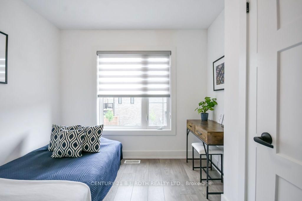 35 Pumpkin Corner Crescent • Barrie, ON photo 22