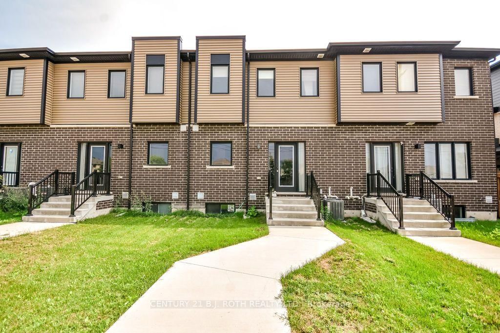 35 Pumpkin Corner Crescent • Barrie, ON photo 36