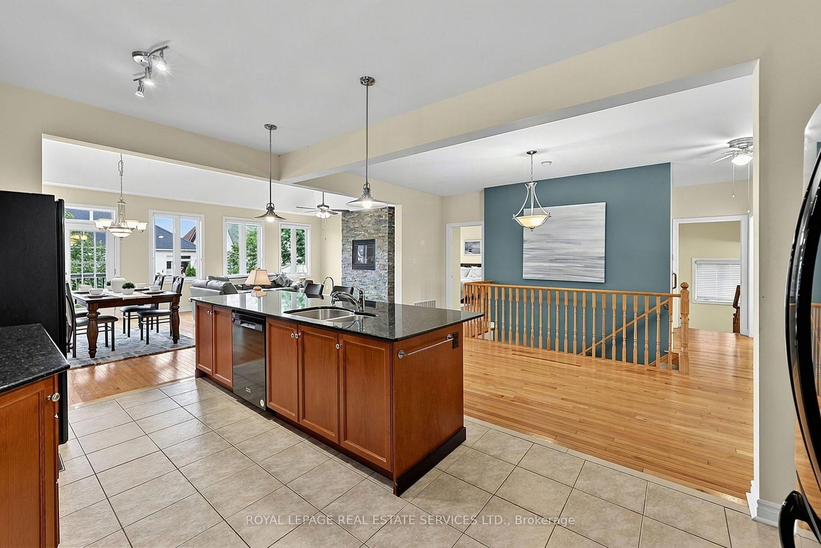 17 LEEWARD Circle • Wasaga Beach, ON photo 12