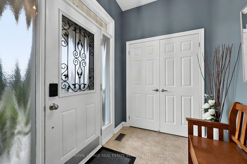 17 LEEWARD Circle