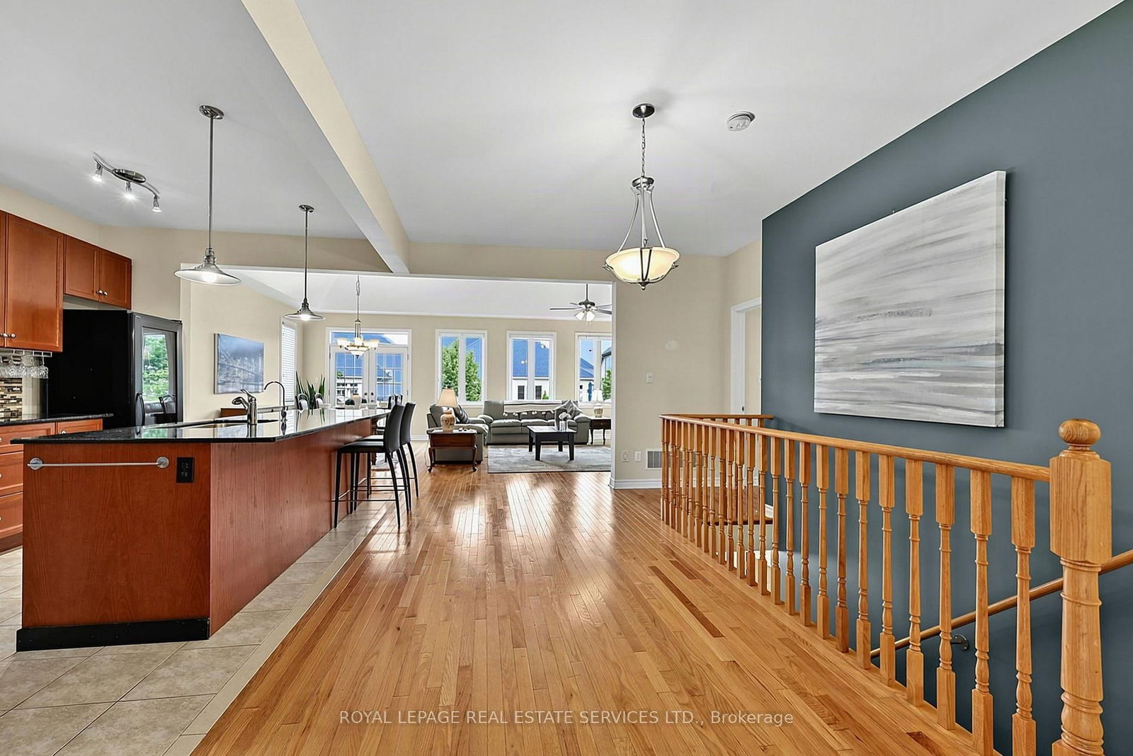 17 LEEWARD Circle • Wasaga Beach, ON photo 5