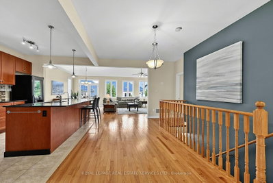 17 LEEWARD Circle • Wasaga Beach, ON photo 5