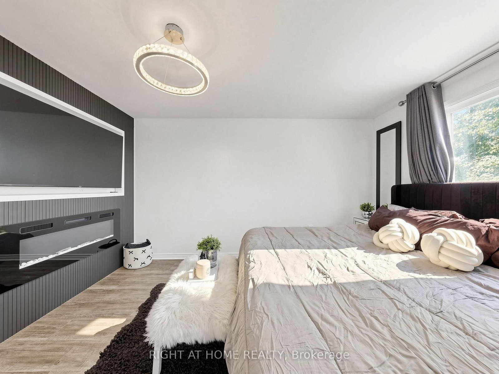 207 Hickling Trail • Barrie, ON photo 24