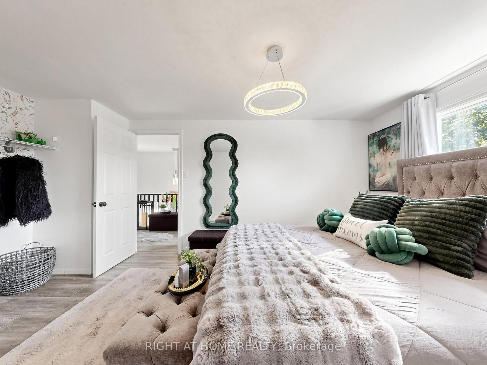207 Hickling Trail • Barrie, ON photo 32