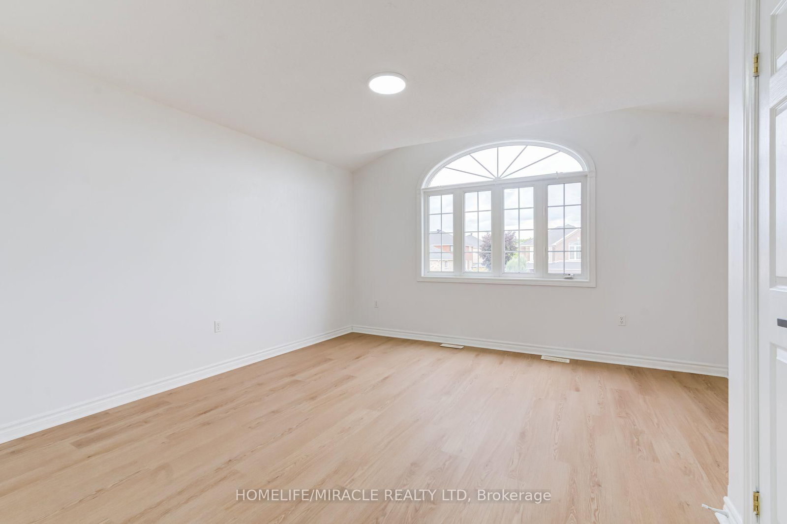7 Empire Drive • Barrie, ON photo 17