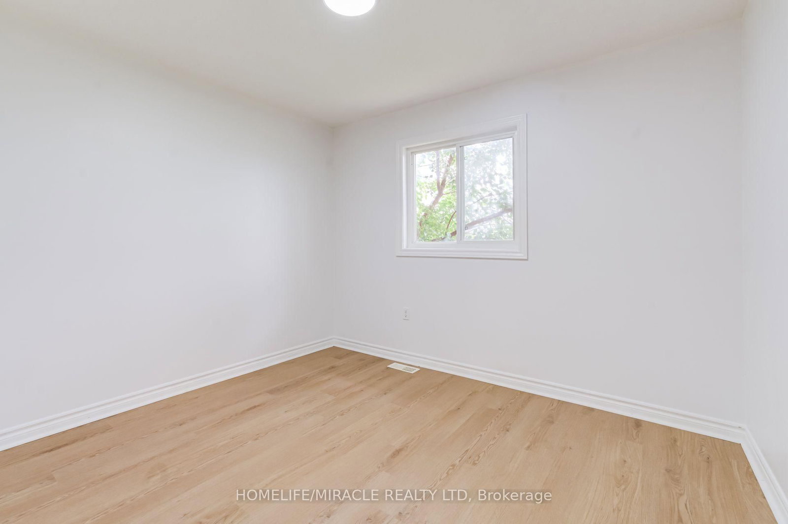 7 Empire Drive • Barrie, ON photo 25