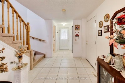 103 Dunsmore Lane • Barrie, ON photo 6