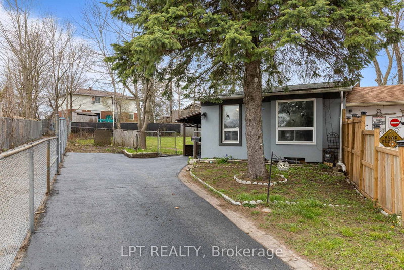 55H Chaucer Crescent