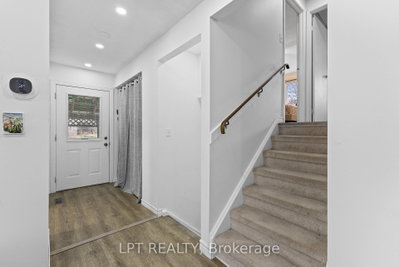 55H Chaucer Crescent • Barrie, ON photo 5
