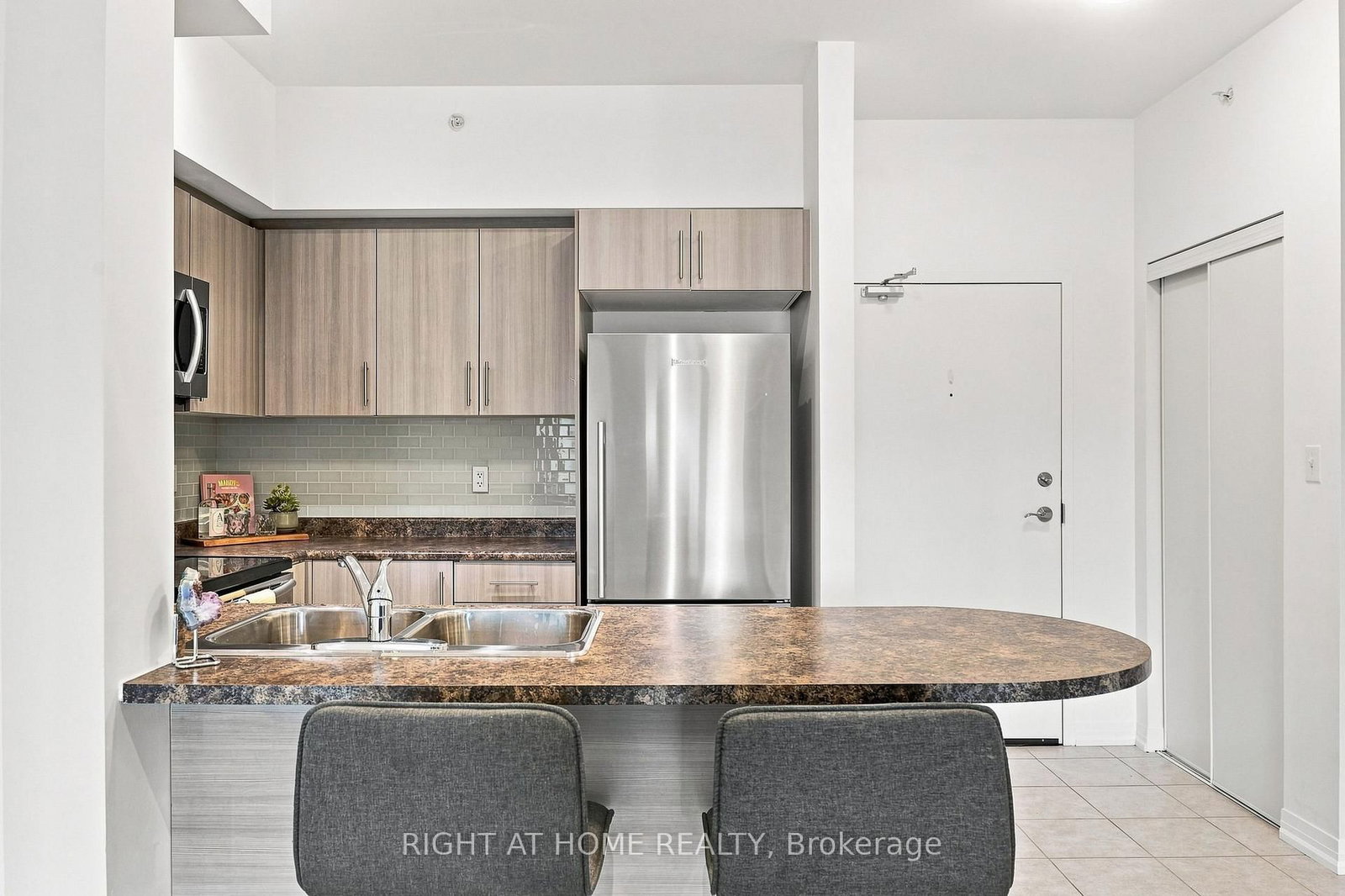 299 Cundles Road E • ##106 • Barrie, ON photo 15