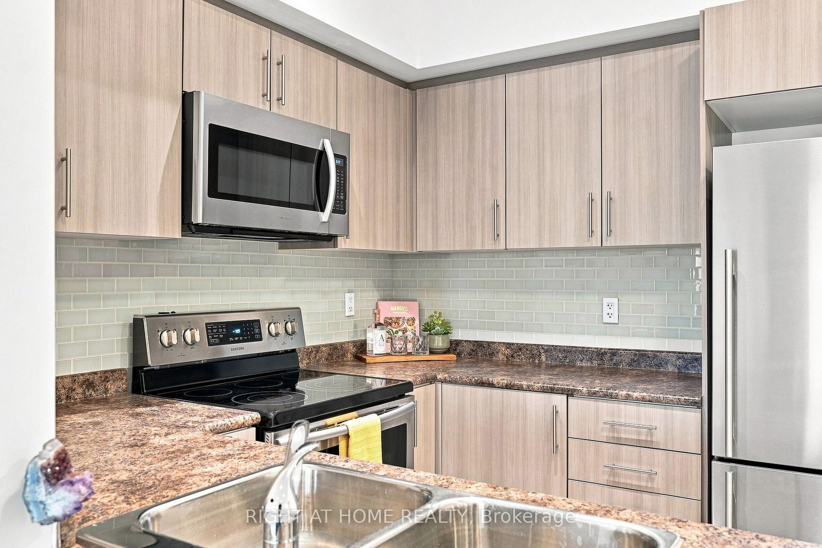 299 Cundles Road E • ##106 • Barrie, ON photo 16