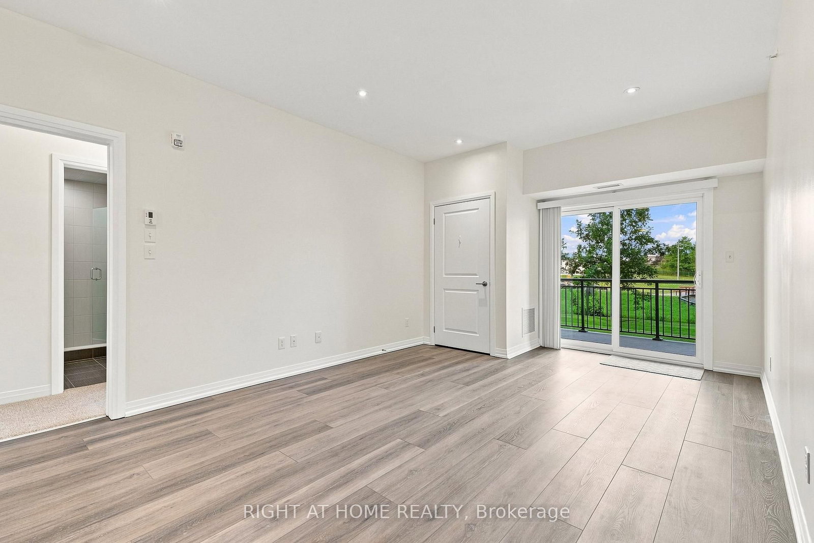 299 Cundles Road E • ##106 • Barrie, ON photo 19