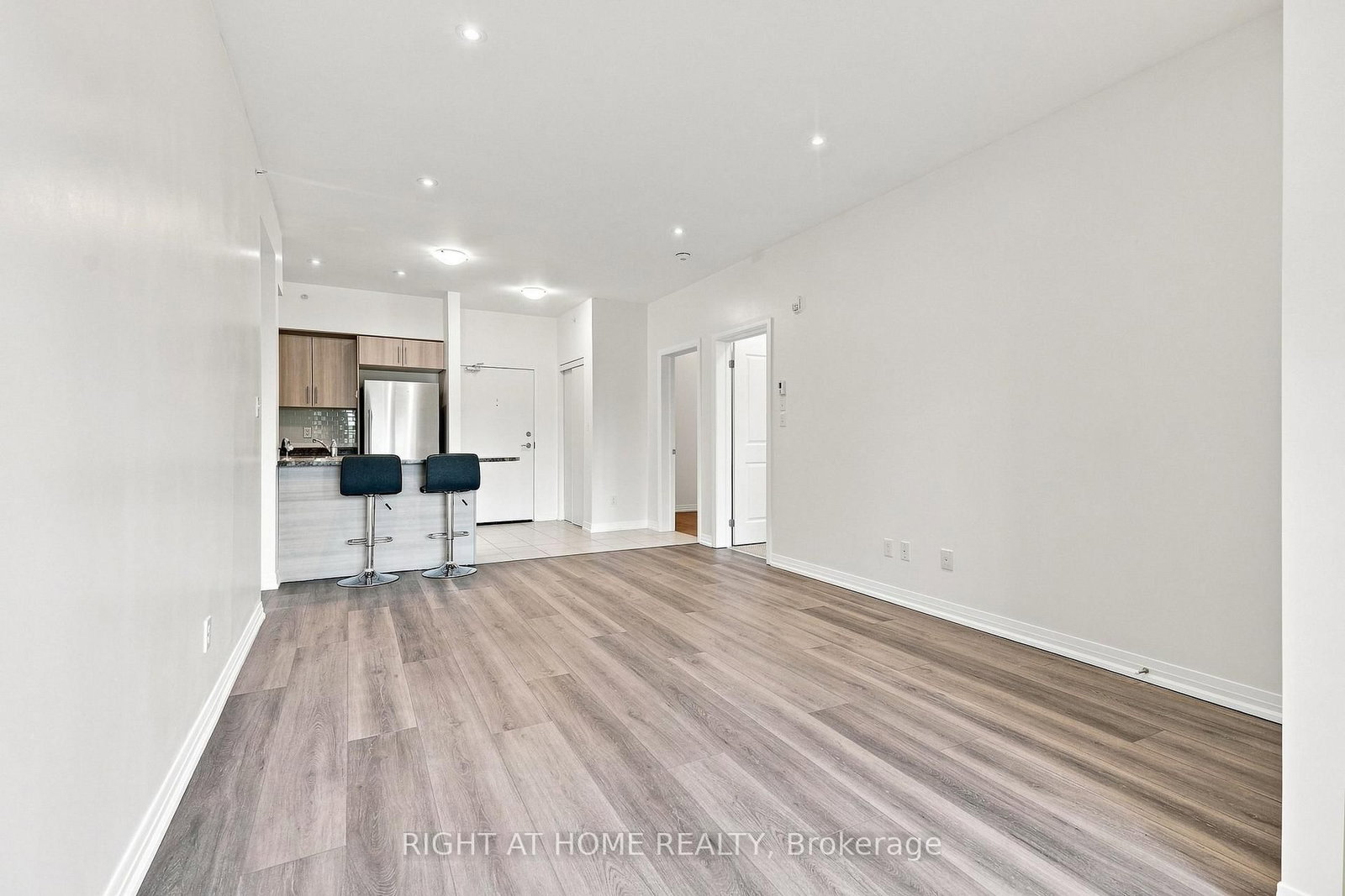 299 Cundles Road E • ##106 • Barrie, ON photo 20