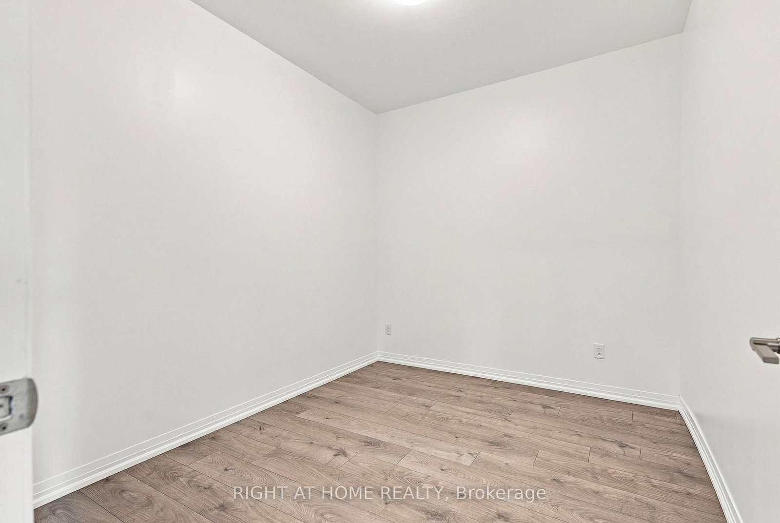 299 Cundles Road E • ##106 • Barrie, ON photo 23