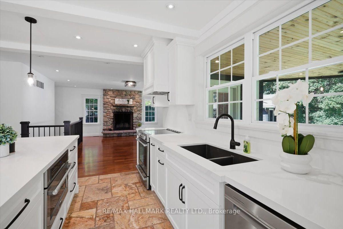 105 Duckworth Street • Barrie, ON photo 18
