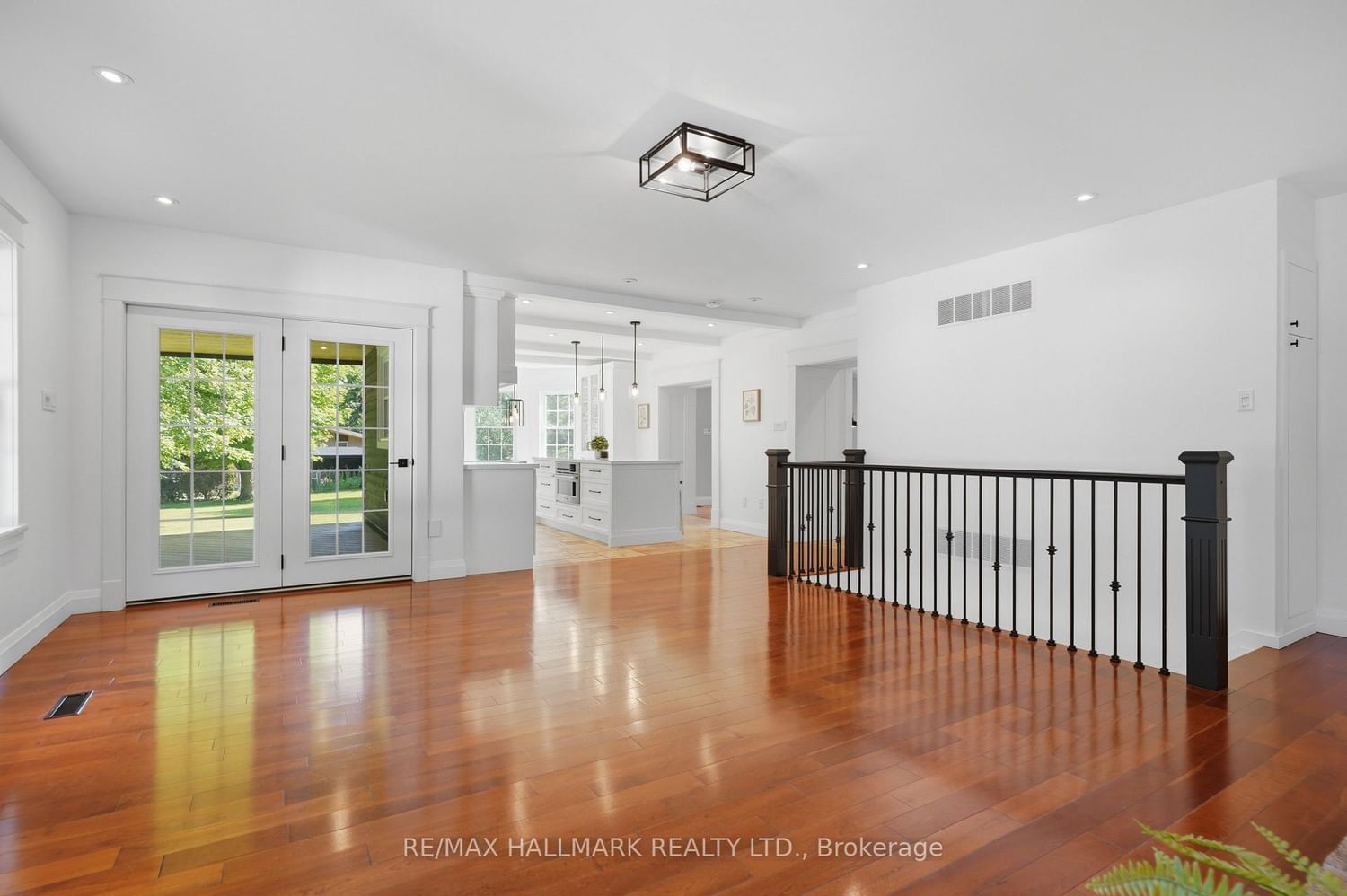 105 Duckworth Street • Barrie, ON photo 22