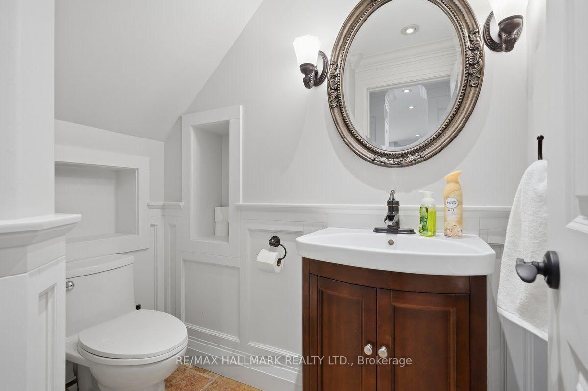105 Duckworth Street • Barrie, ON photo 23