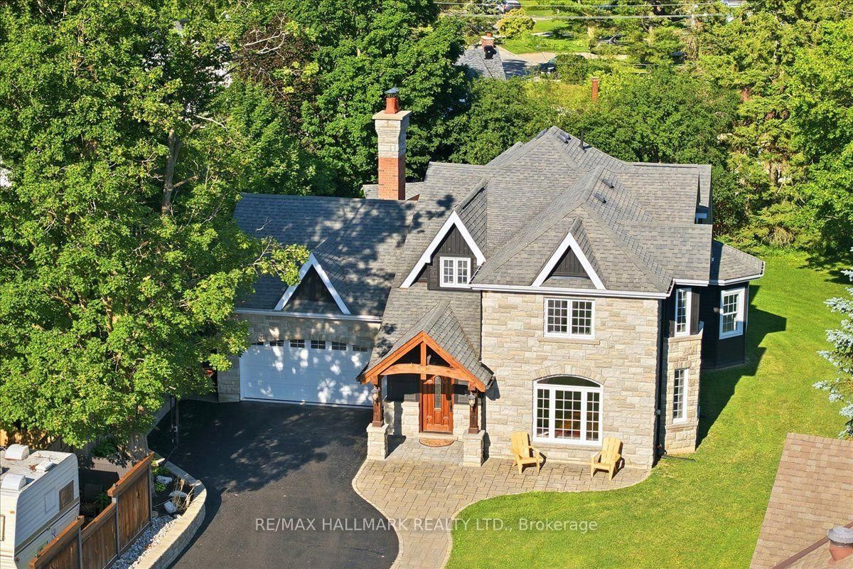 105 Duckworth Street • Barrie, ON photo 3