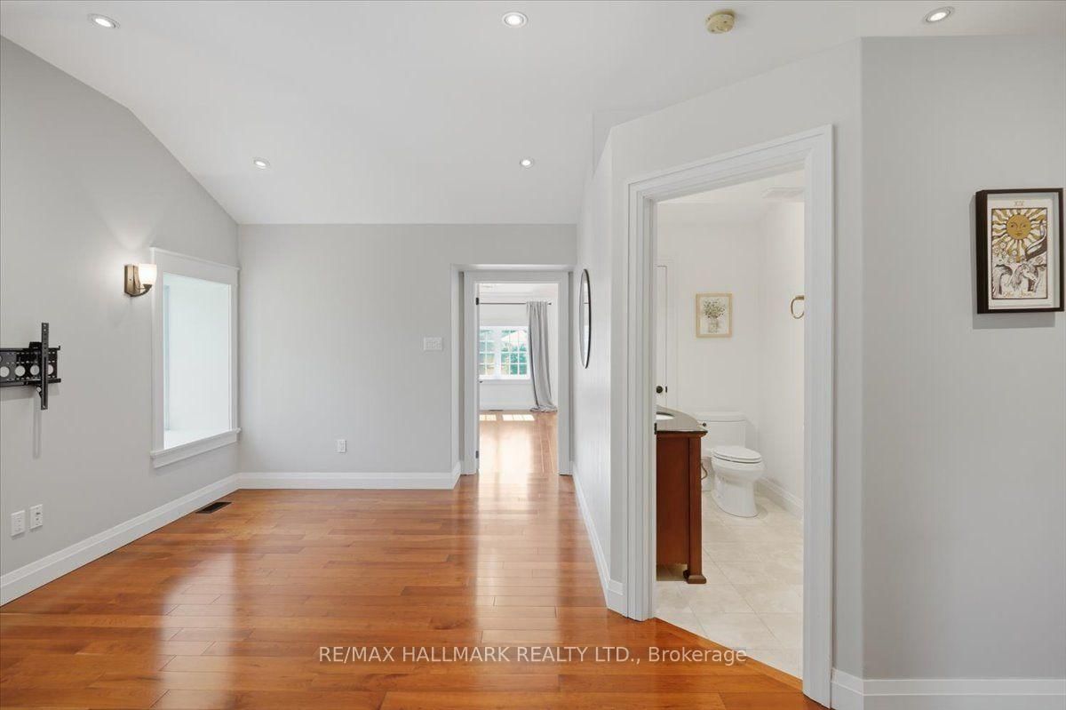 105 Duckworth Street • Barrie, ON photo 30