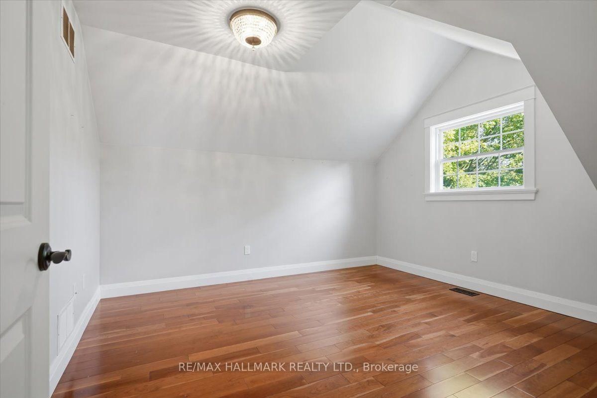 105 Duckworth Street • Barrie, ON photo 32