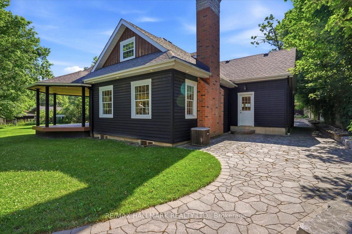 105 Duckworth Street • Barrie, ON photo 36