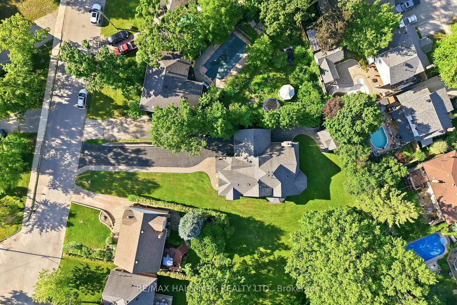 105 Duckworth Street • Barrie, ON photo 39