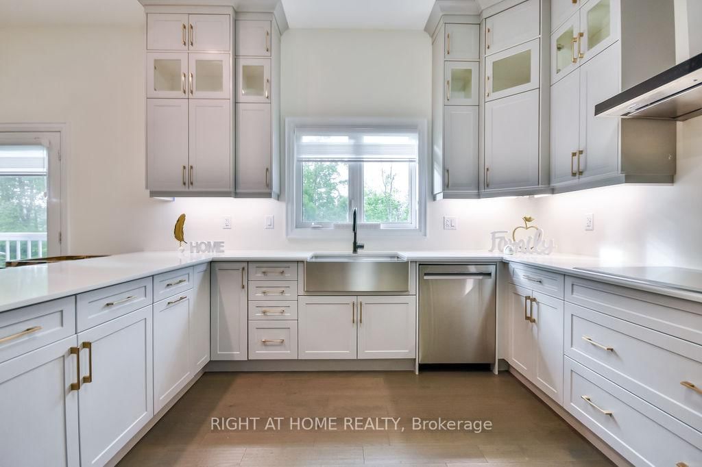 8 Forest Heights Court • Oro-Medonte, ON photo 12