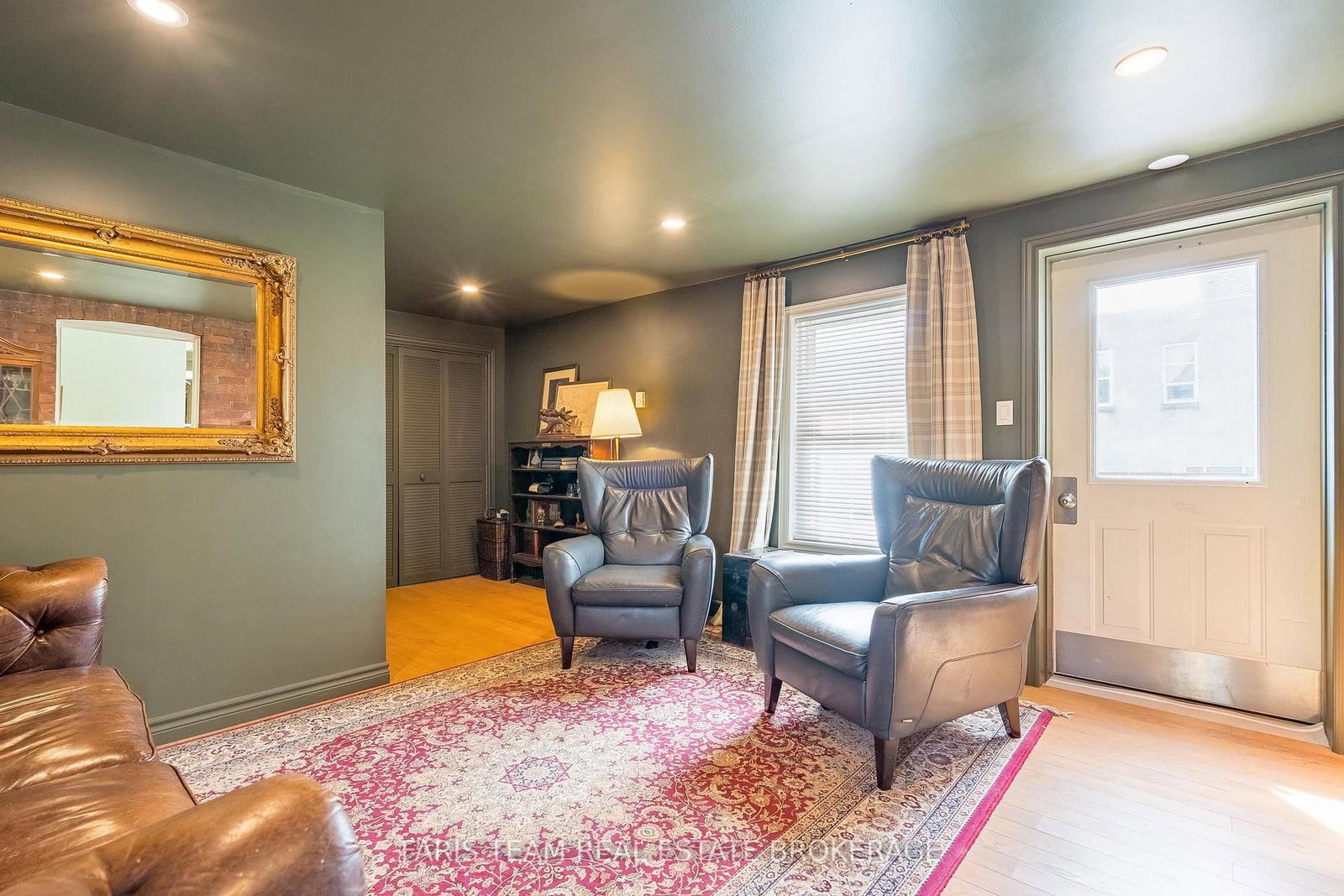 23 Yonge Street S • Springwater, ON photo 12