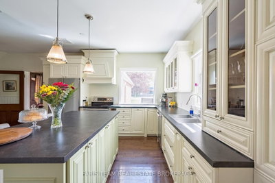 23 Yonge Street S • Springwater, ON photo 6