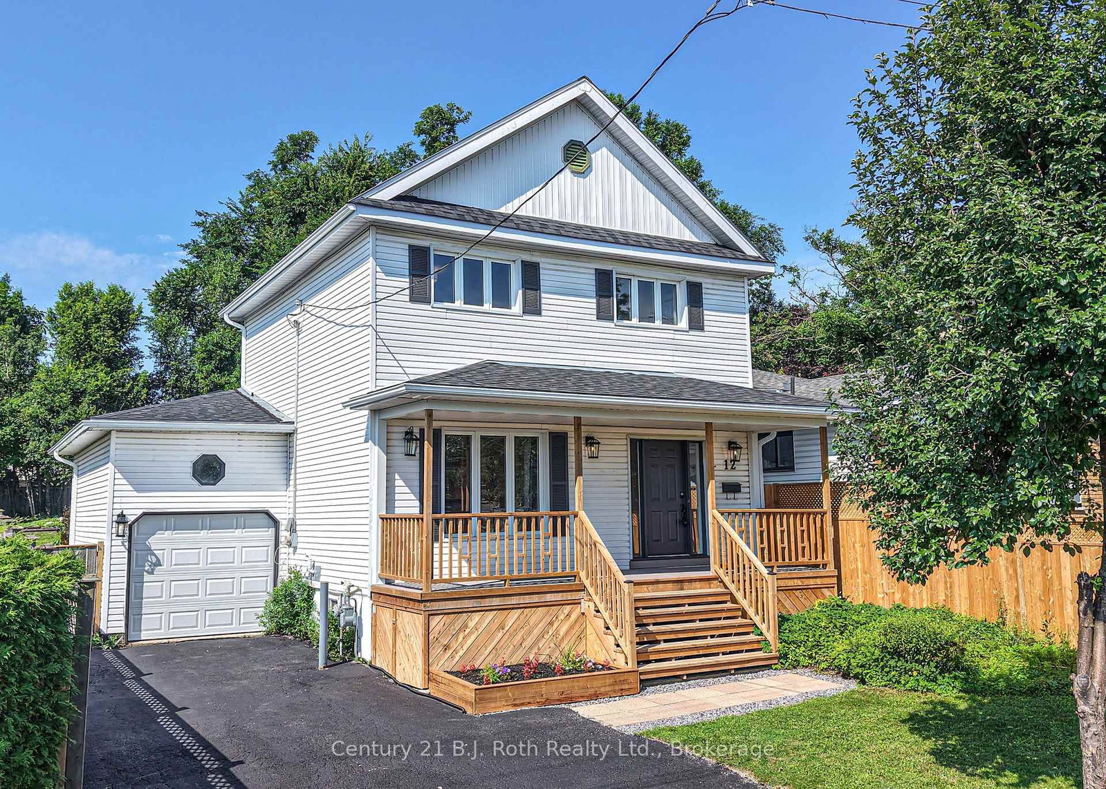 12 Clinton Street • Orillia, ON photo 1