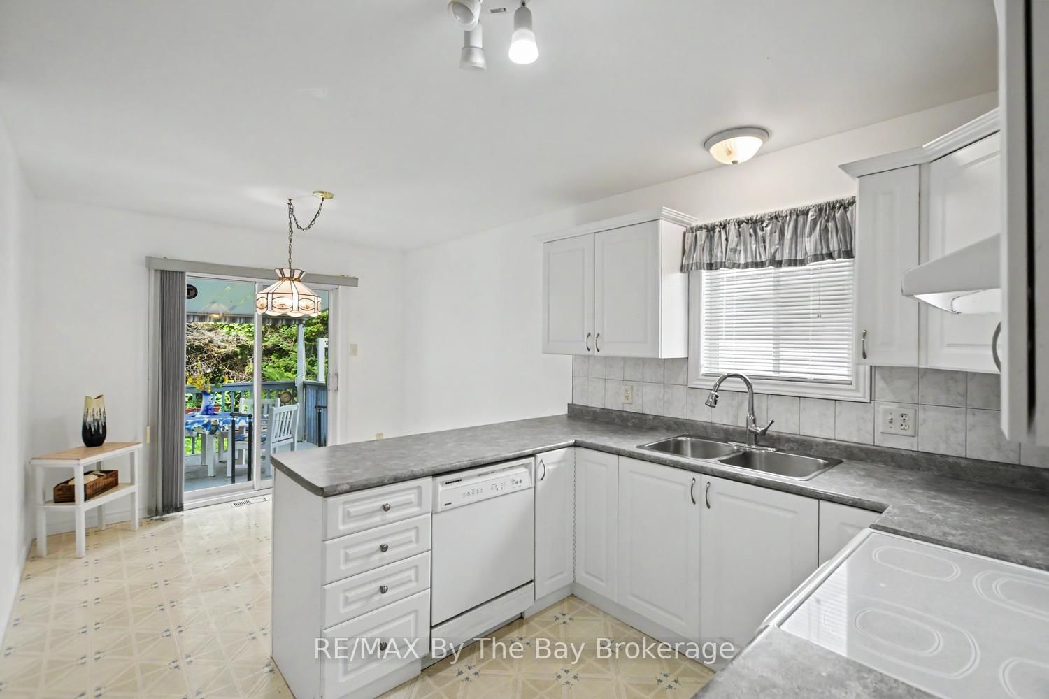 144 SMALLMAN Drive • Wasaga Beach, ON photo 14