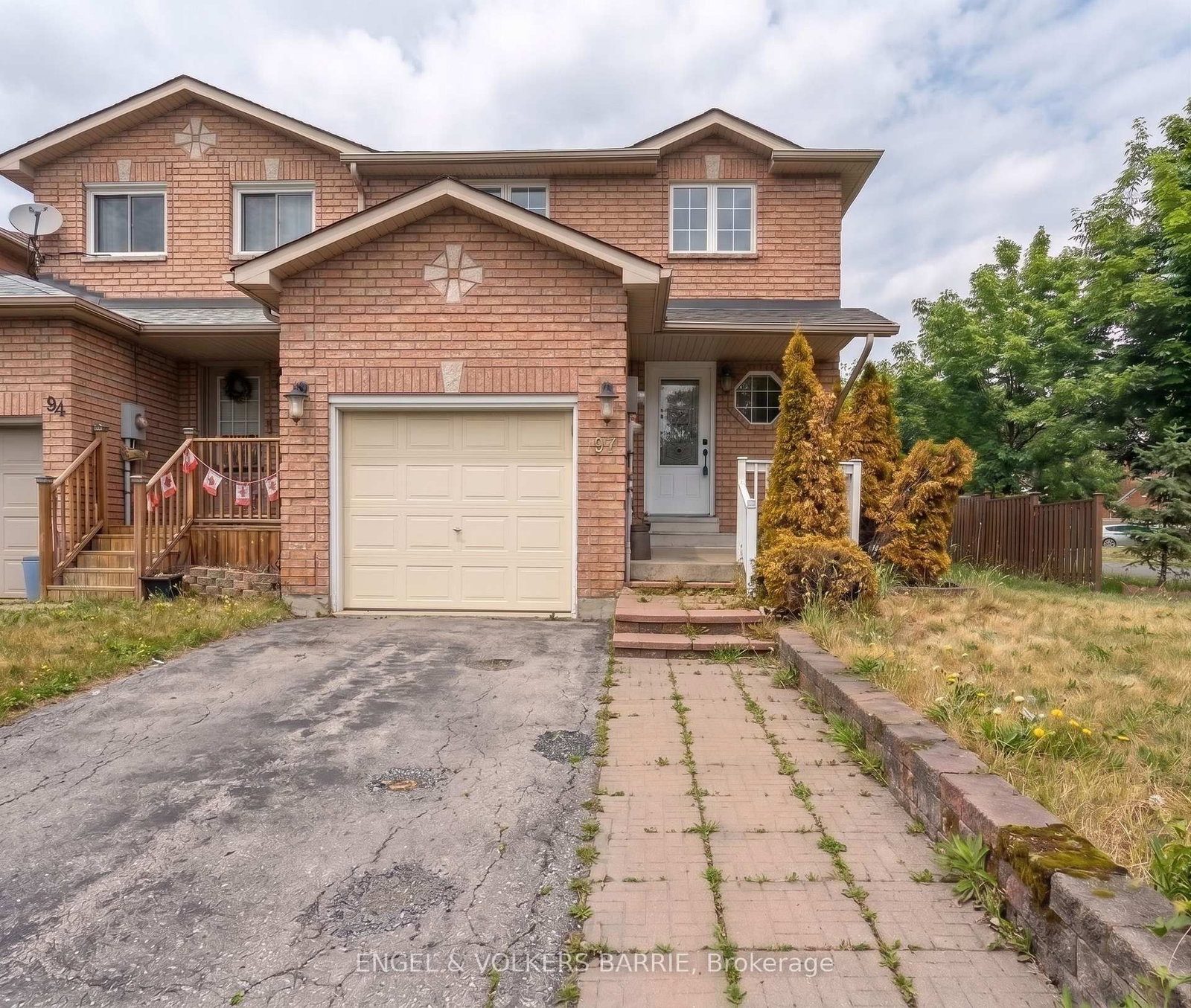 92 Lee Crescent • Barrie, ON photo 1