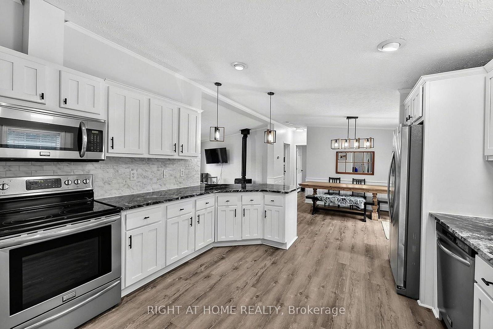 8168 Laidlaw Avenue • Ramara, ON photo 36