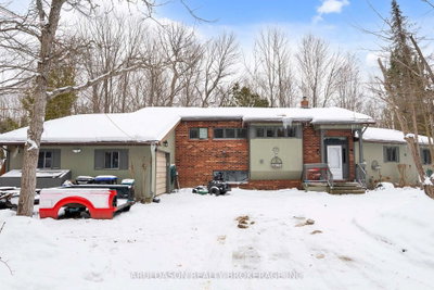 1208 Birchcliffe Crescent