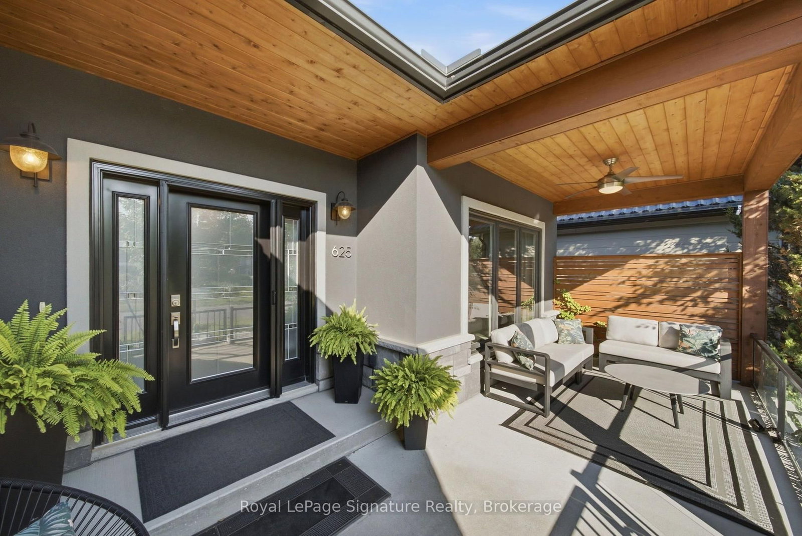625 Aberdeen Boulevard • Midland, ON photo 2